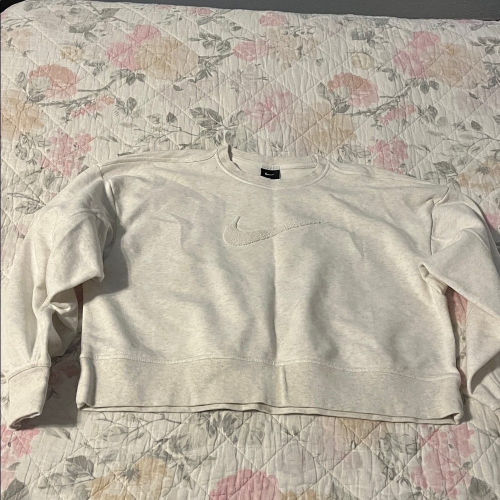 Nike Off-White Cropped Sweatshirt